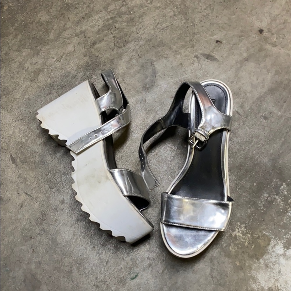 Platform shoes